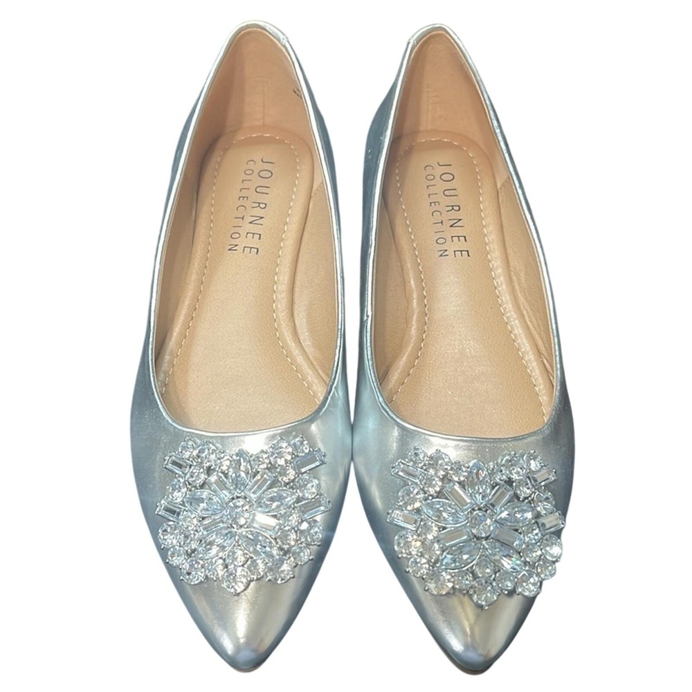 Journee Collection Renzo Pointed Flats Silver Metallic Rhinestone Jeweled‎ 7.5